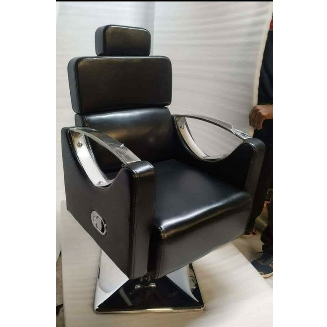 Designer Beauty Parlor Chair/ Salon Chair with D Shape Stainless Steel Handle with hydraulic base and  seat recliner